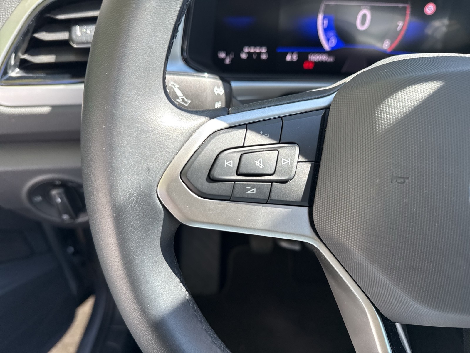 Volkswagen T-Roc 1.0 LIFE NAVI CARPLAY ALU VIRTUAL-COCKPIT