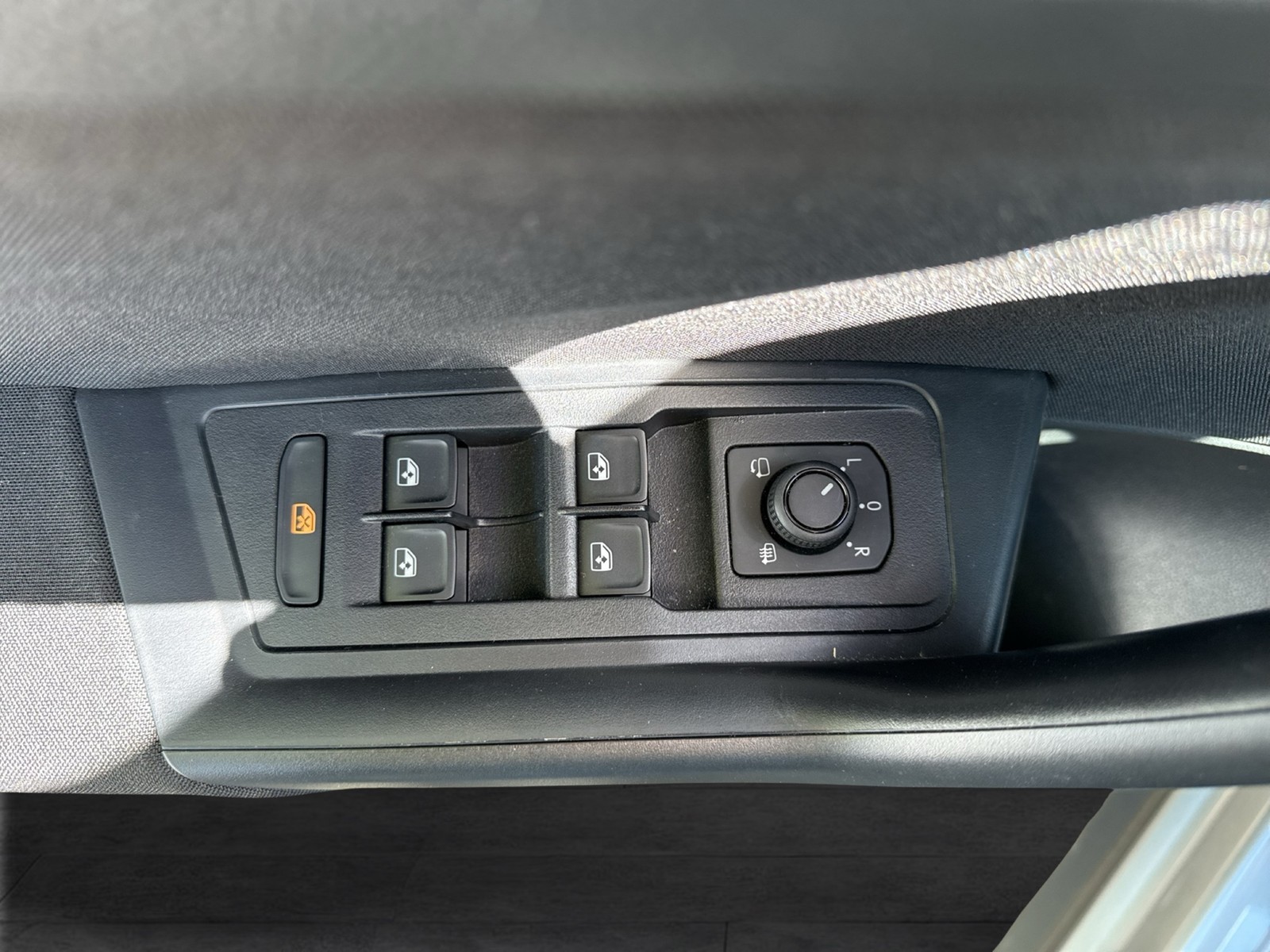 Volkswagen T-Roc 1.0 LIFE NAVI CARPLAY ALU VIRTUAL-COCKPIT
