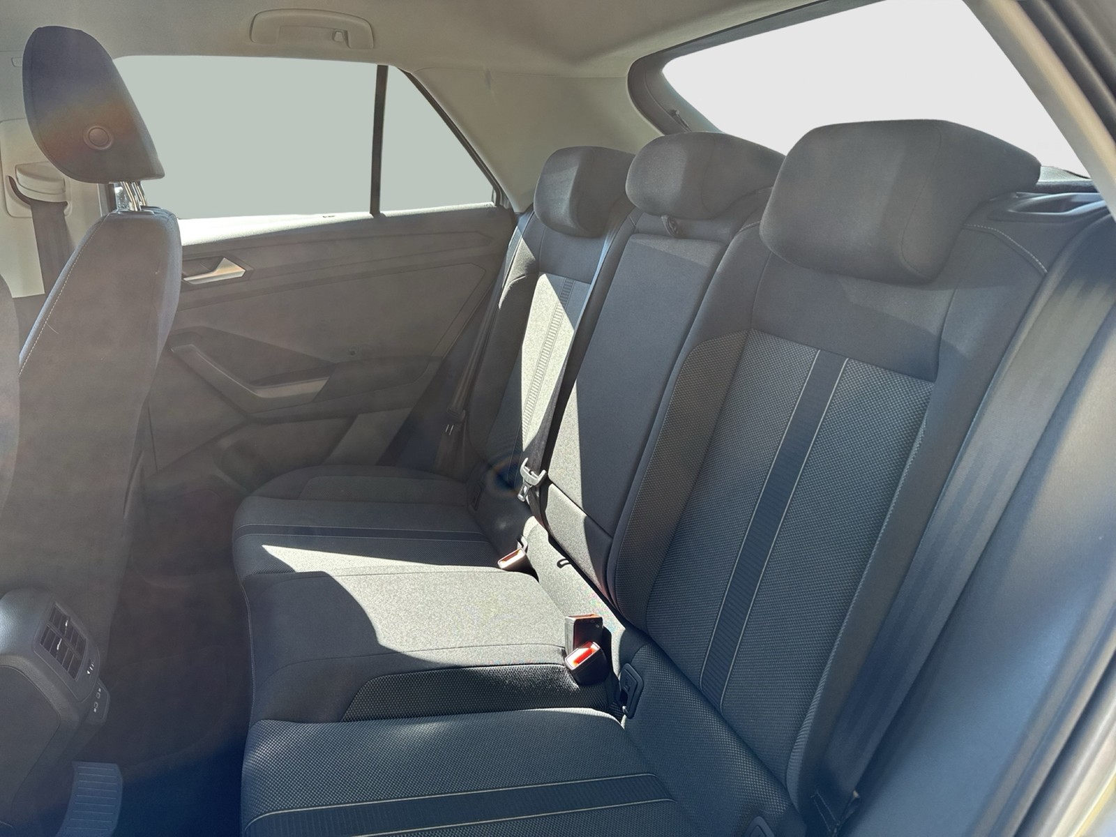 Volkswagen T-Roc 1.0 LIFE NAVI CARPLAY ALU VIRTUAL-COCKPIT