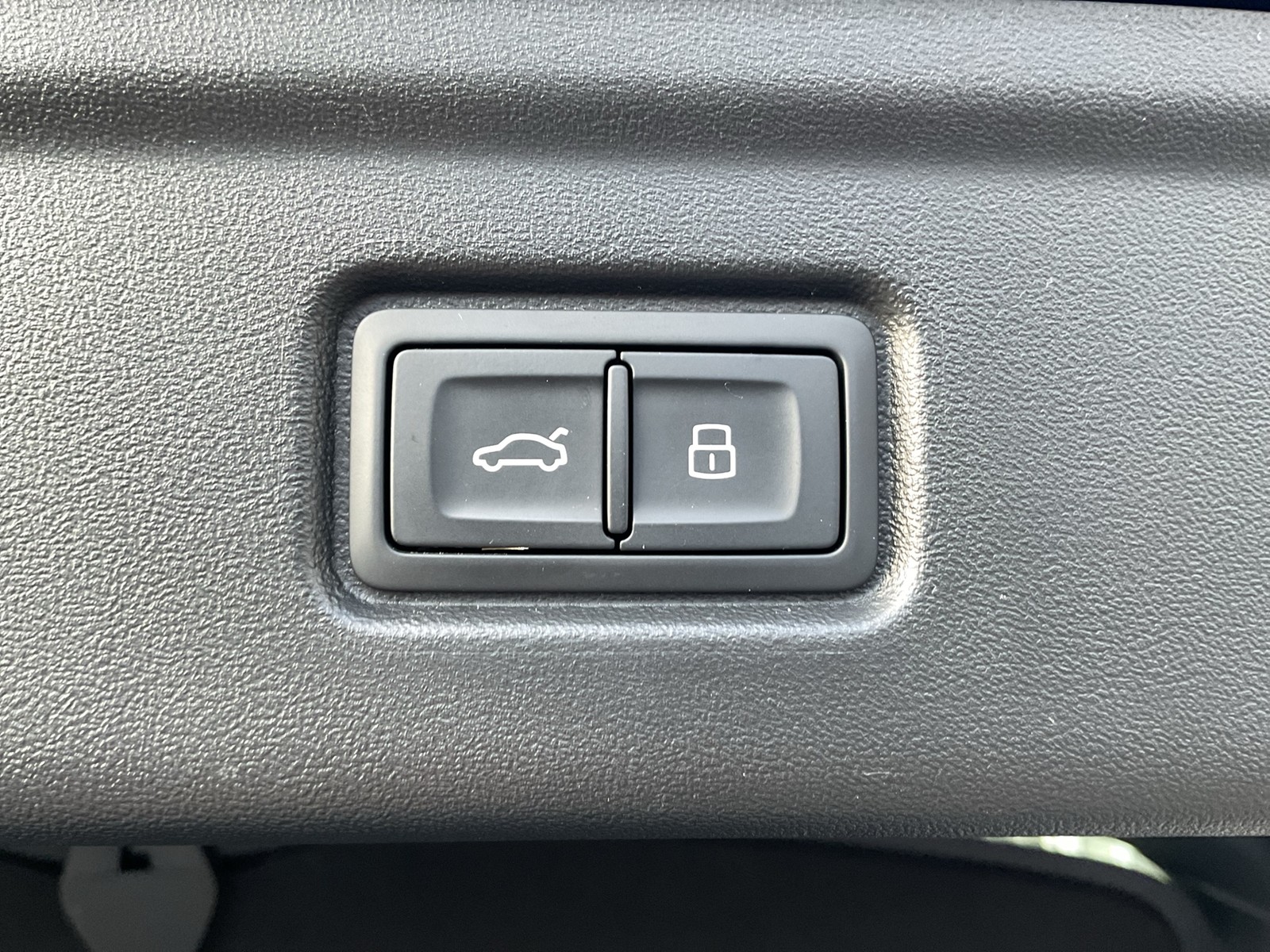 Audi A6 e-tron Avant quattro S LINE PANO AHK B&O LM21