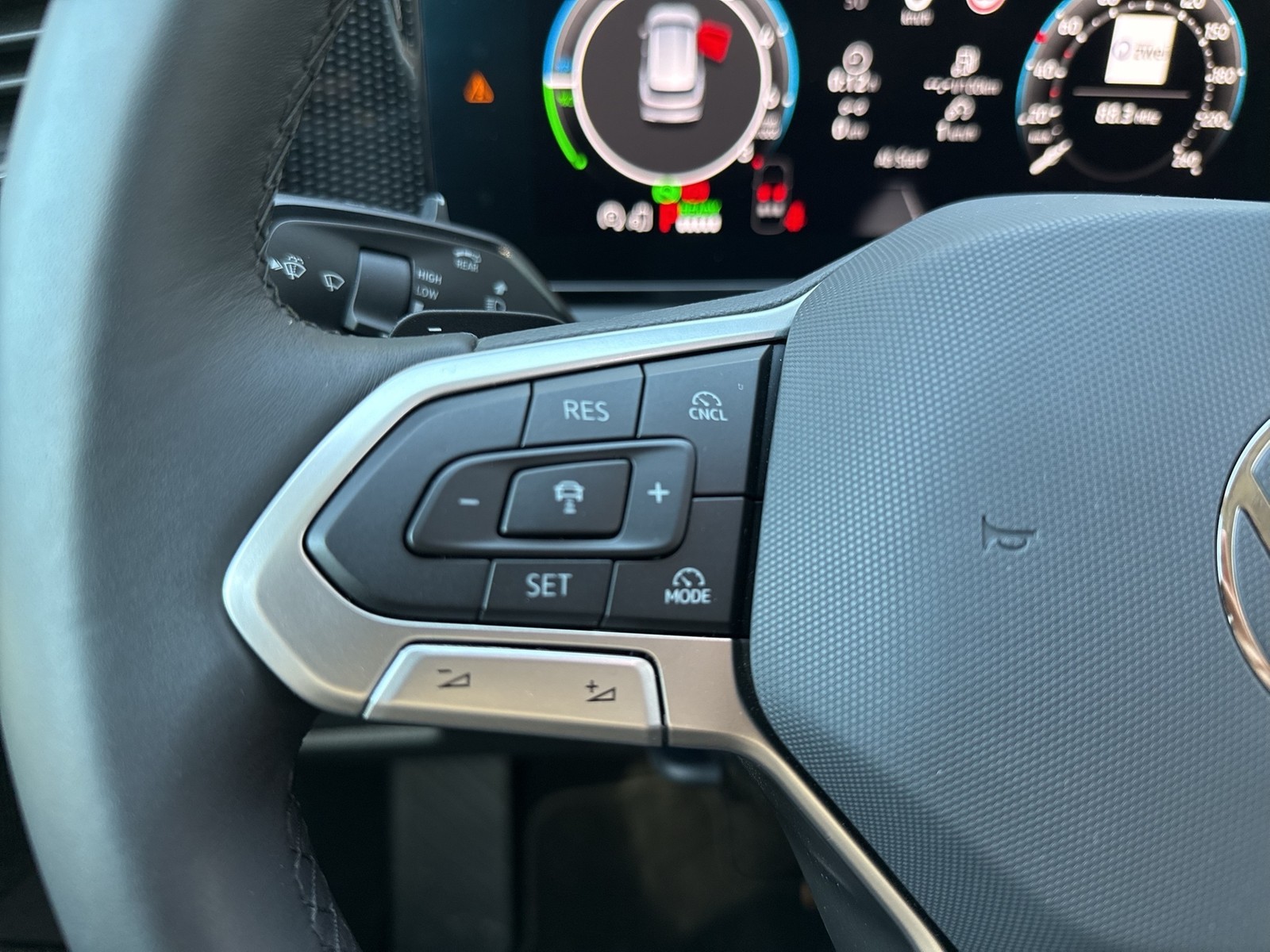 Volkswagen Tiguan 1.5 HYBRID LIFE AHK CAM ACC NAVI