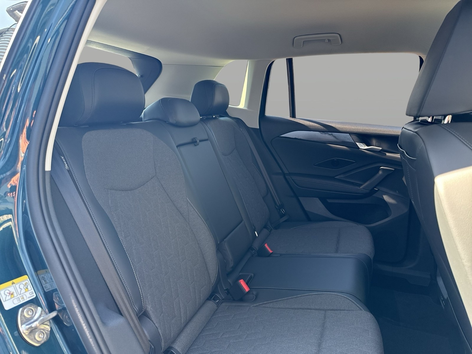 Volkswagen Tiguan 1.5 HYBRID LIFE AHK CAM ACC NAVI