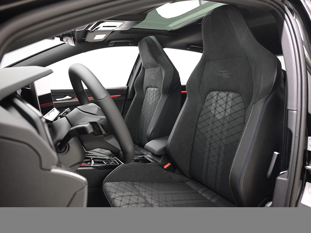 Volkswagen Golf 1.5 R-LINE DSG