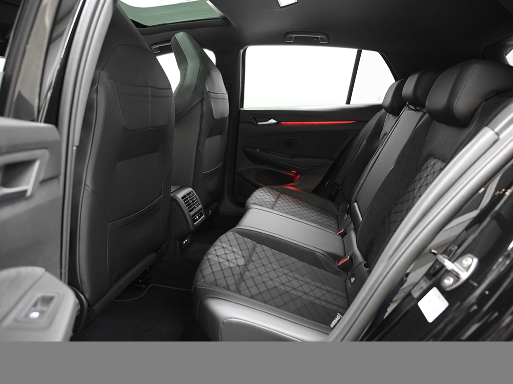 Volkswagen Golf 1.5 R-LINE DSG