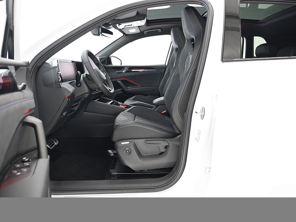 Volkswagen Tiguan 1.5 eTSI R-LINE DSG BLACKSTYLE PANO AHK