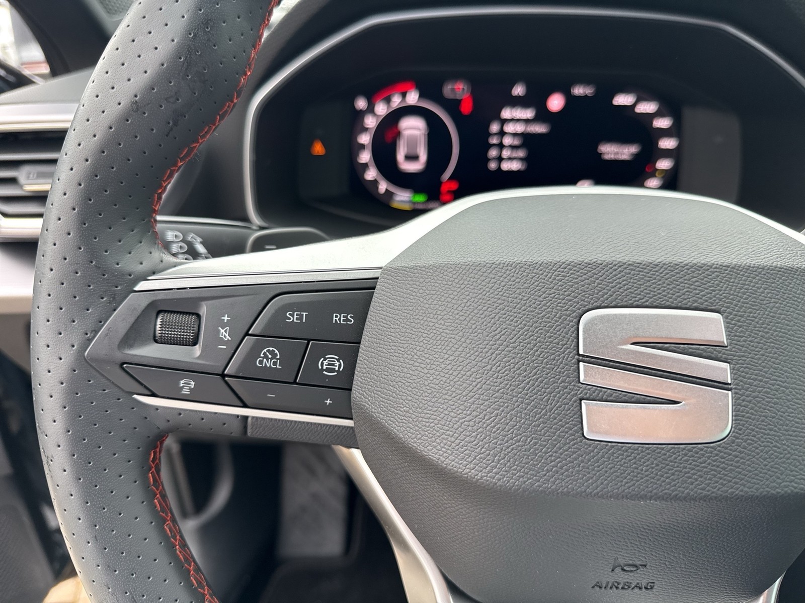 Seat Leon ST 1.5 eTSI FR BLACK EDITION PANO AHK CAM
