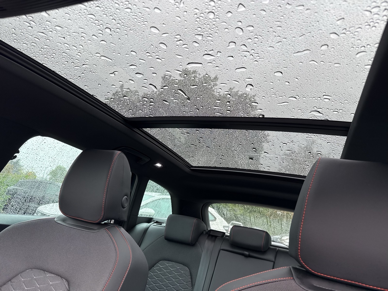 Seat Leon ST 1.5 eTSI FR BLACK EDITION PANO AHK CAM