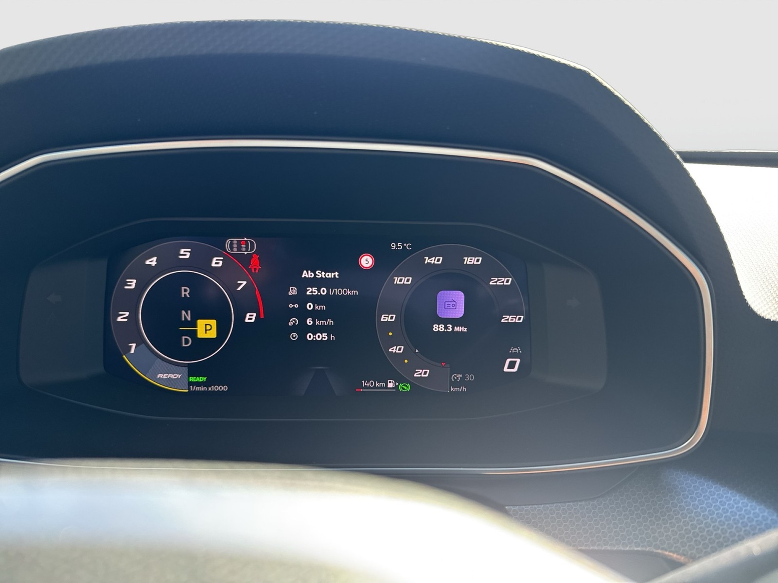 Seat Leon Sportstourer 1.5 eTSI STYLE CARPLAY SITZHZG