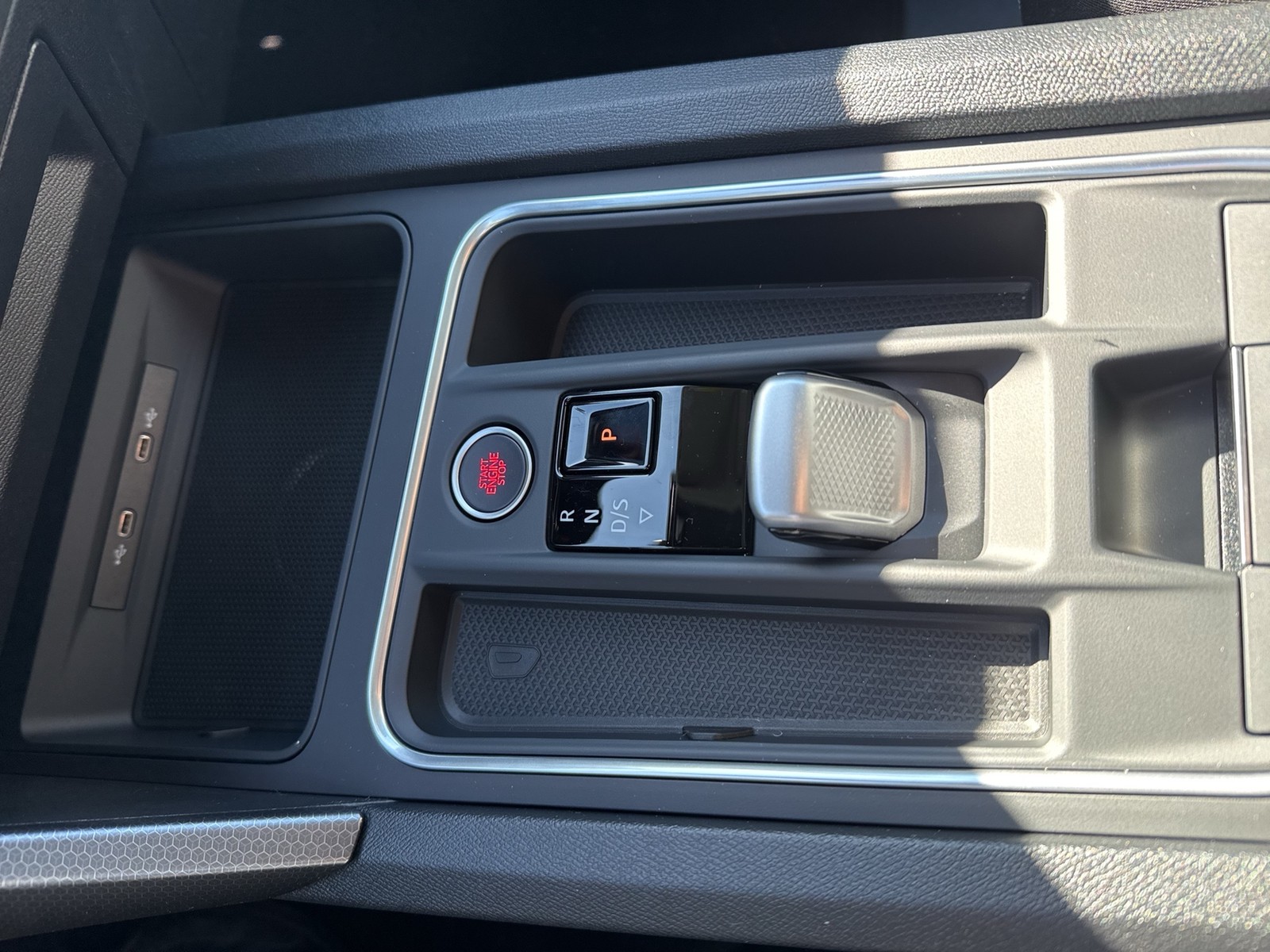 Seat Leon Sportstourer 1.5 eTSI STYLE CARPLAY SITZHZG