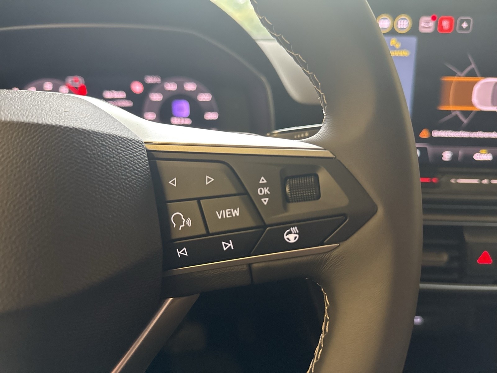 Seat Leon Sportstourer 1.5 eTSI STYLE CARPLAY SITZHZG