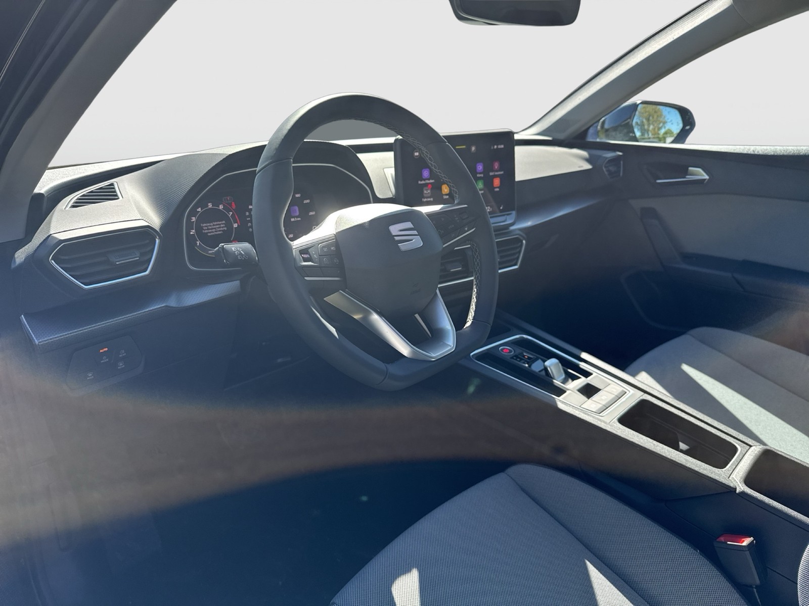 Seat Leon Sportstourer 1.5 eTSI STYLE CARPLAY SITZHZG