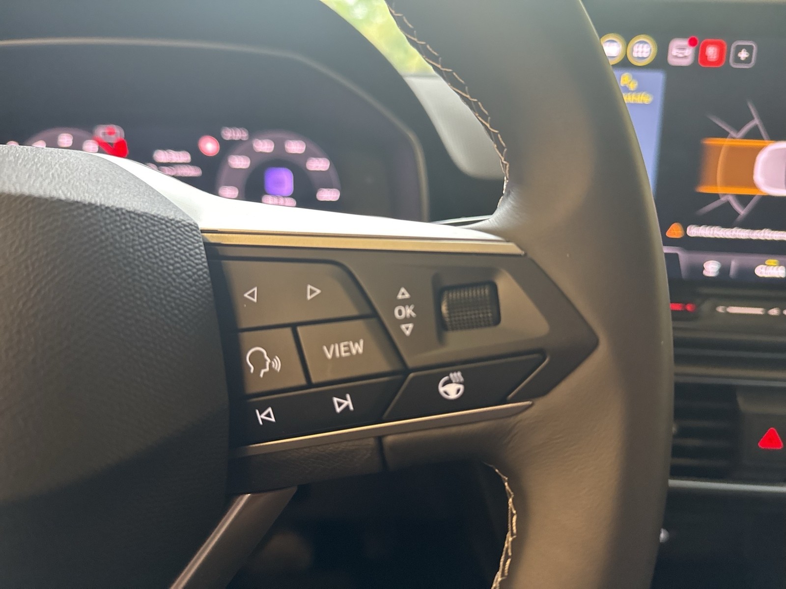 Seat Leon Sportstourer 1.5 eTSI STYLE CARPLAY SITZHZG
