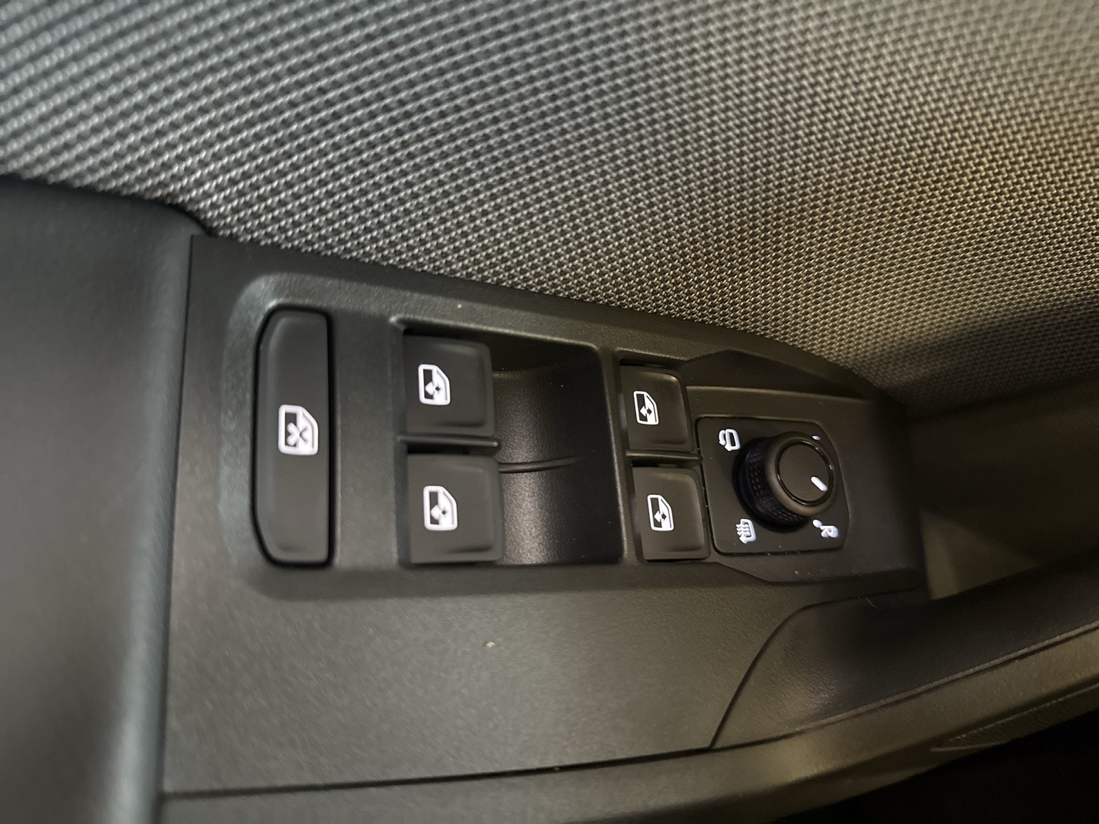 Seat Leon Sportstourer 1.5 eTSI STYLE CARPLAY SITZHZG