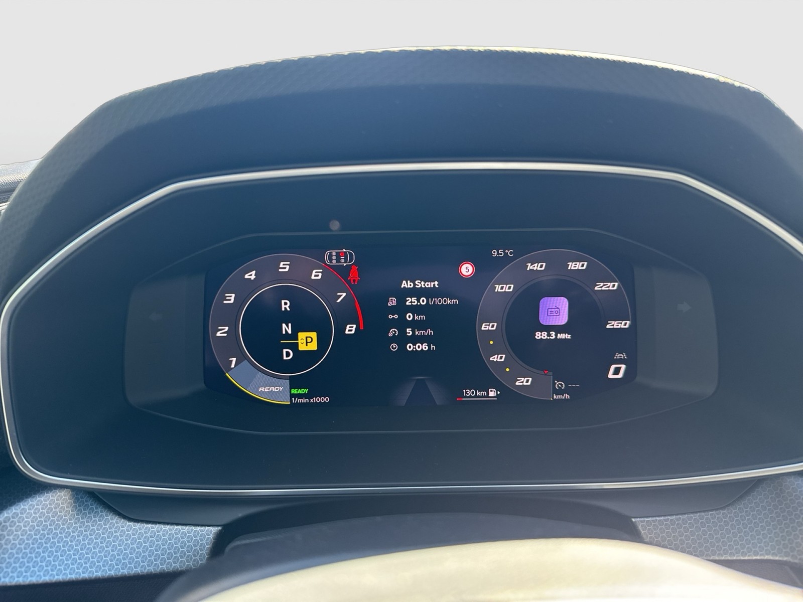 Seat Leon Sportstourer 1.5 eTSI STYLE CARPLAY SITZHZG