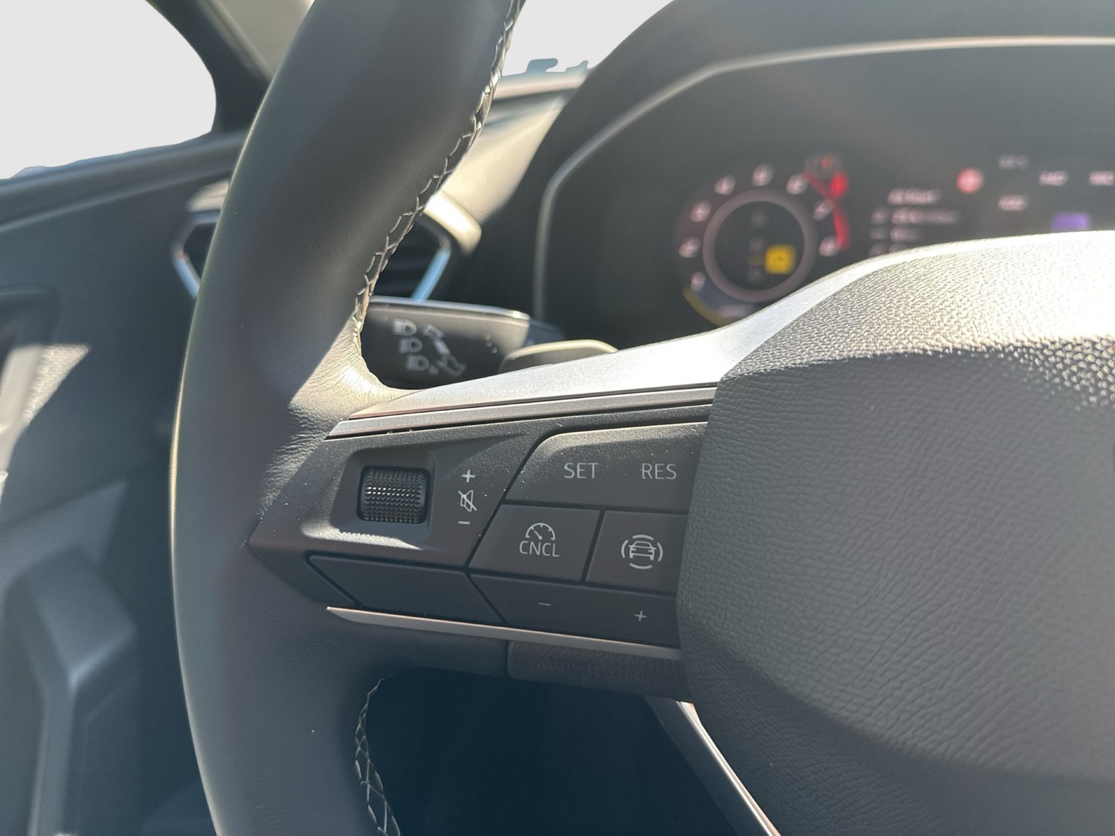 Seat Leon Sportstourer 1.5 eTSI STYLE CARPLAY SITZHZG