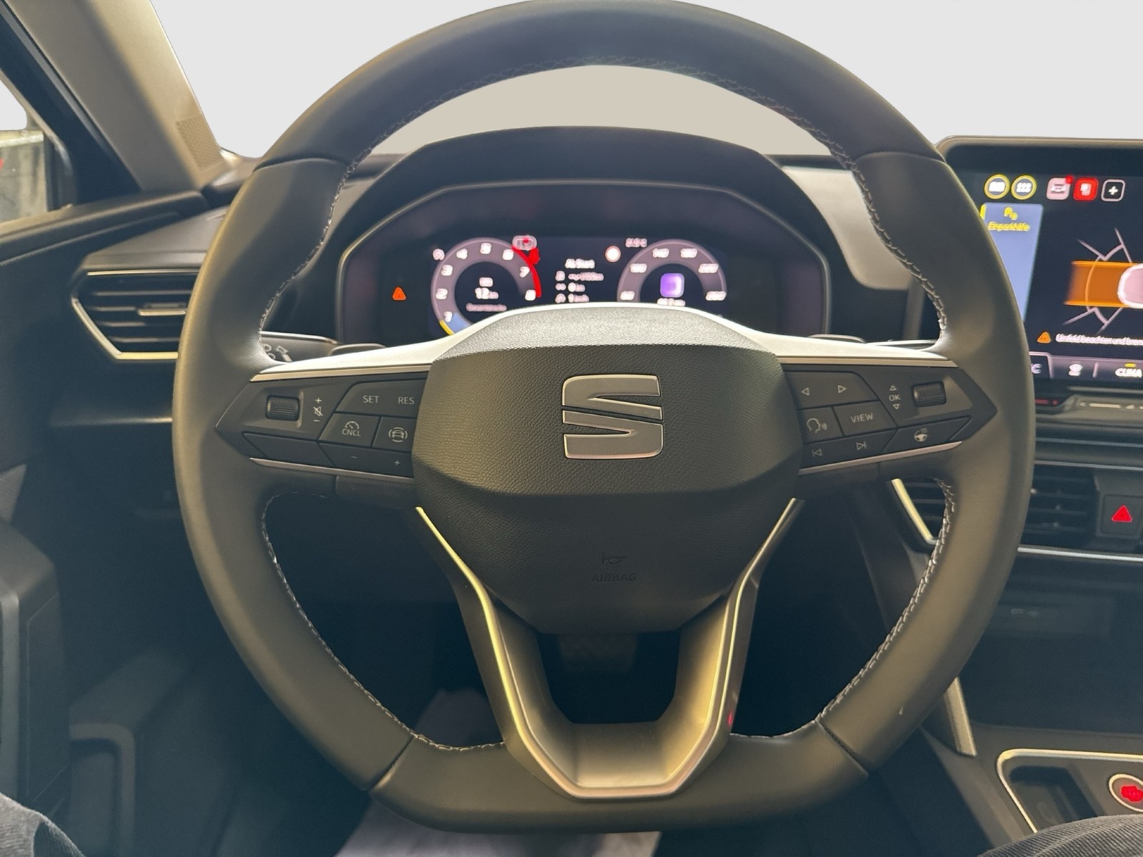 Seat Leon Sportstourer 1.5 eTSI STYLE CARPLAY SITZHZG