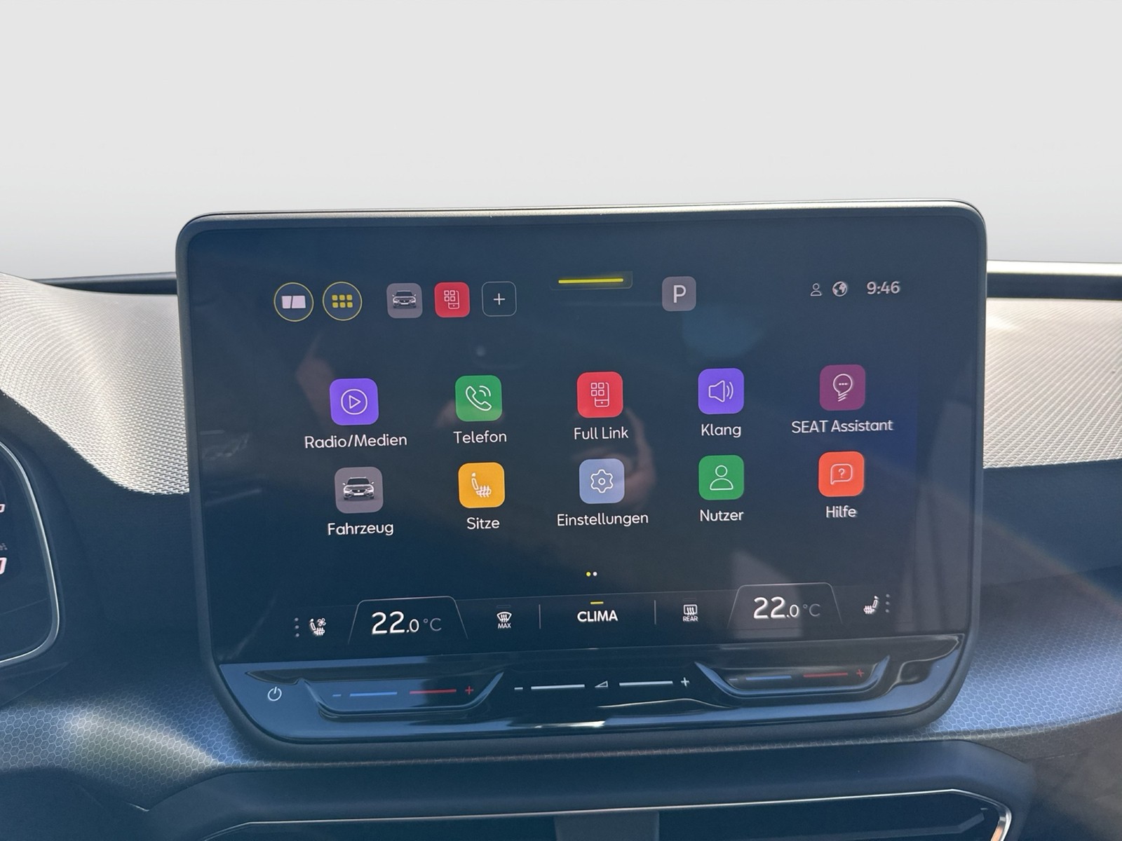 Seat Leon Sportstourer 1.5 eTSI STYLE CARPLAY SITZHZG