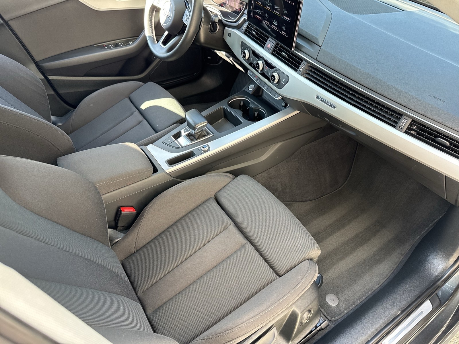 Audi A4 45 Qu. S LINE BLACKPAK AHK KAMERA ALU19 HEADUP