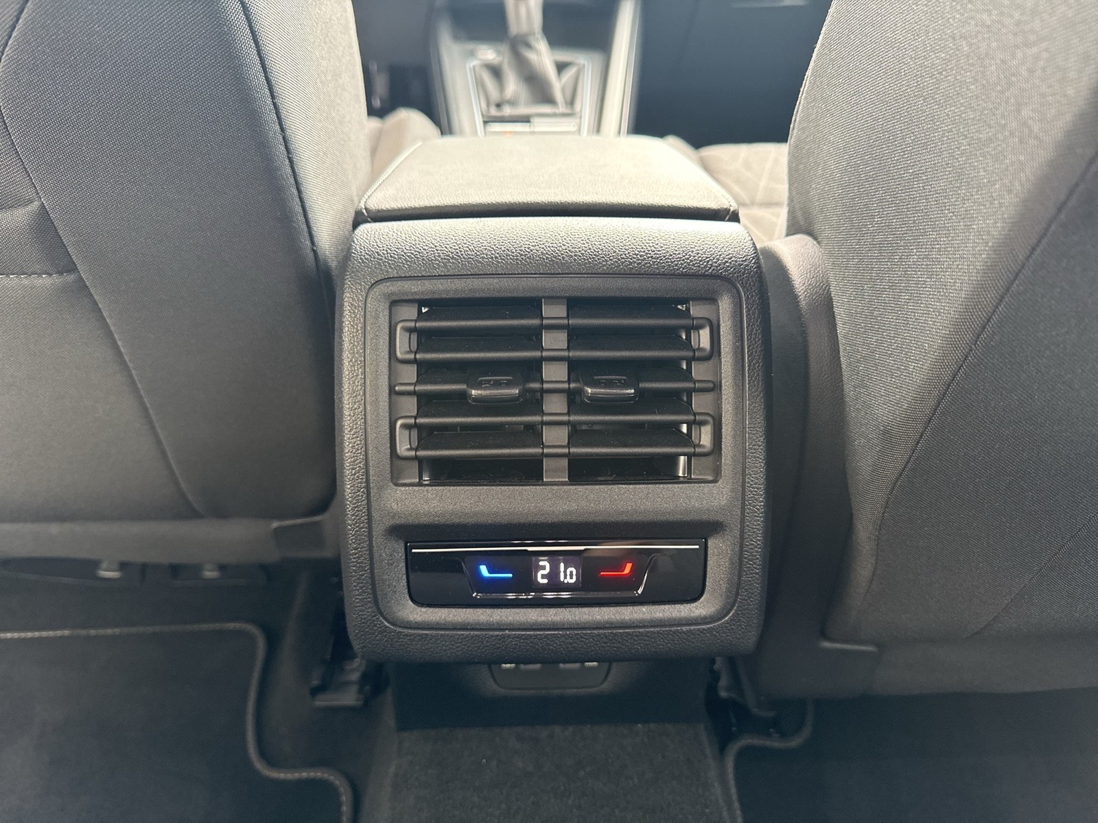 Volkswagen Golf VIII 1.5 LIFE ACC CARPLAY ALU SITZHEIZUNG