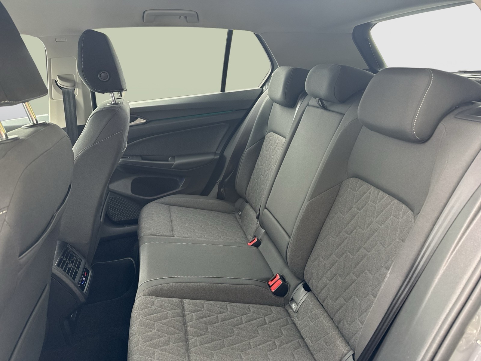 Volkswagen Golf VIII 1.5 LIFE ACC CARPLAY ALU SITZHEIZUNG