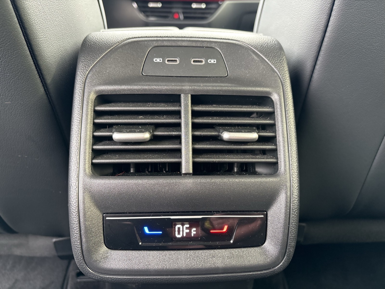 Volkswagen Passat Variant 1.5 eTSI BUSINESS AHK 360°CAM ACC