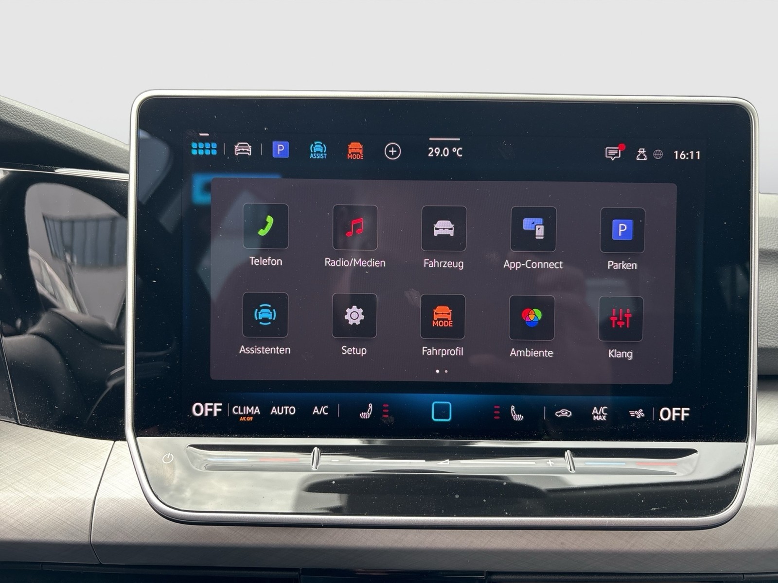 Volkswagen Golf VIII 1.5 eTSI LIFE ACC CARPLAY ALU SITZHEIZ