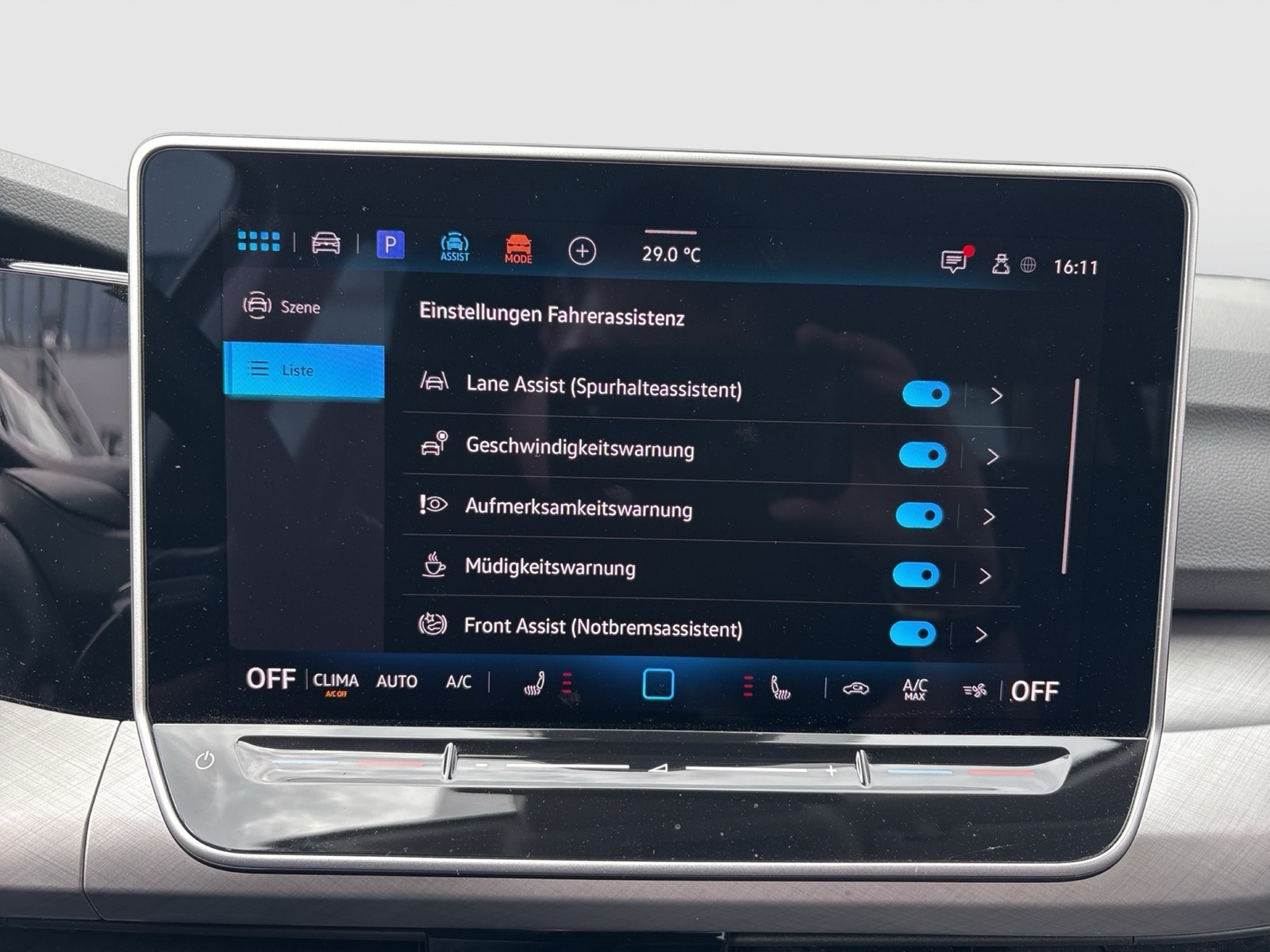 Volkswagen Golf VIII 1.5 eTSI LIFE ACC CARPLAY ALU SITZHEIZ