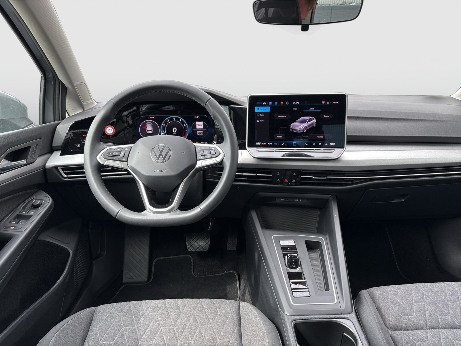 Volkswagen Golf VIII 1.5 eTSI LIFE ACC CARPLAY ALU SITZHEIZ