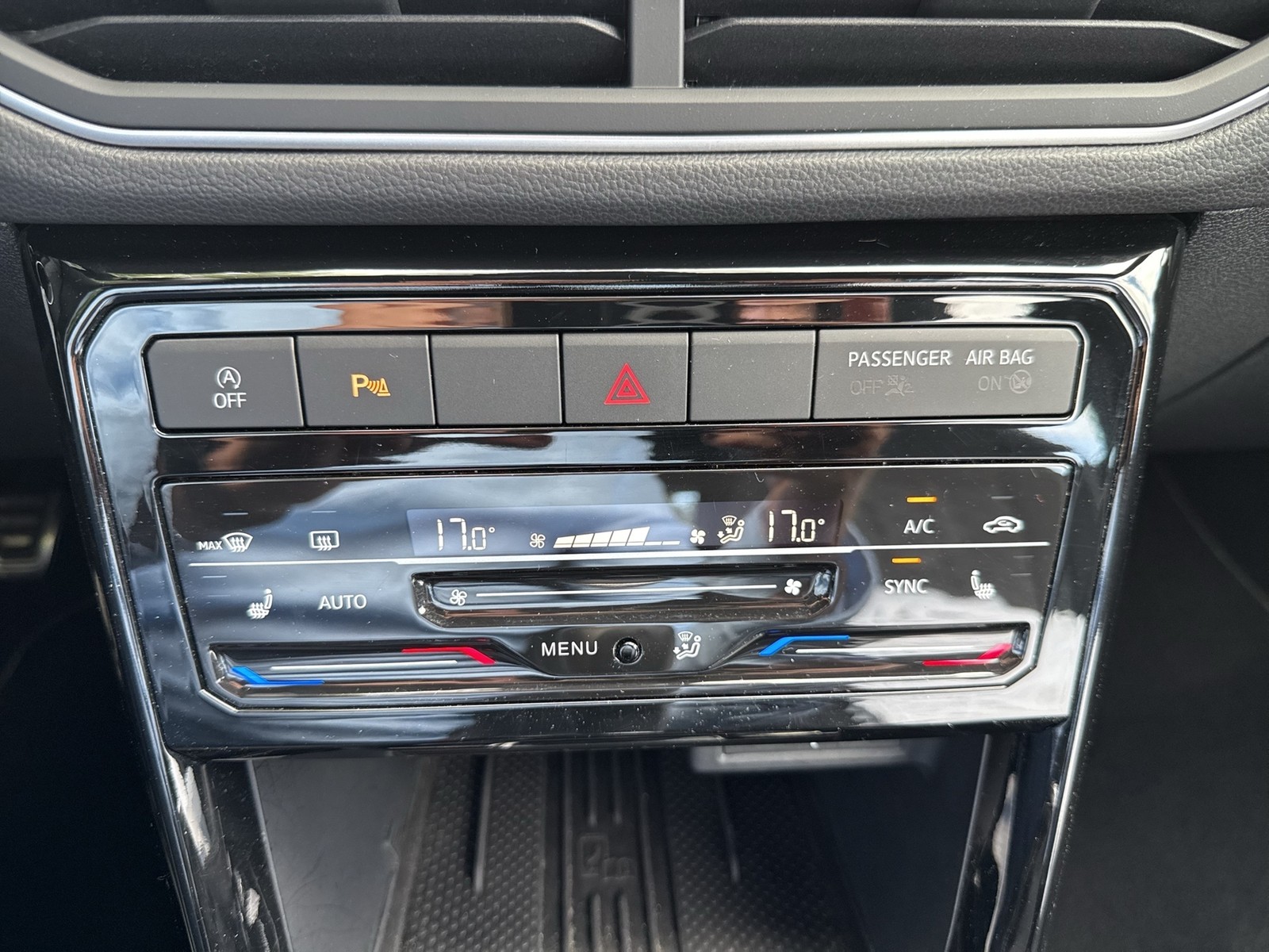 Volkswagen T-Cross 1.0 R-LINE ACC LM17 MATRIX NAVI CARPLAY