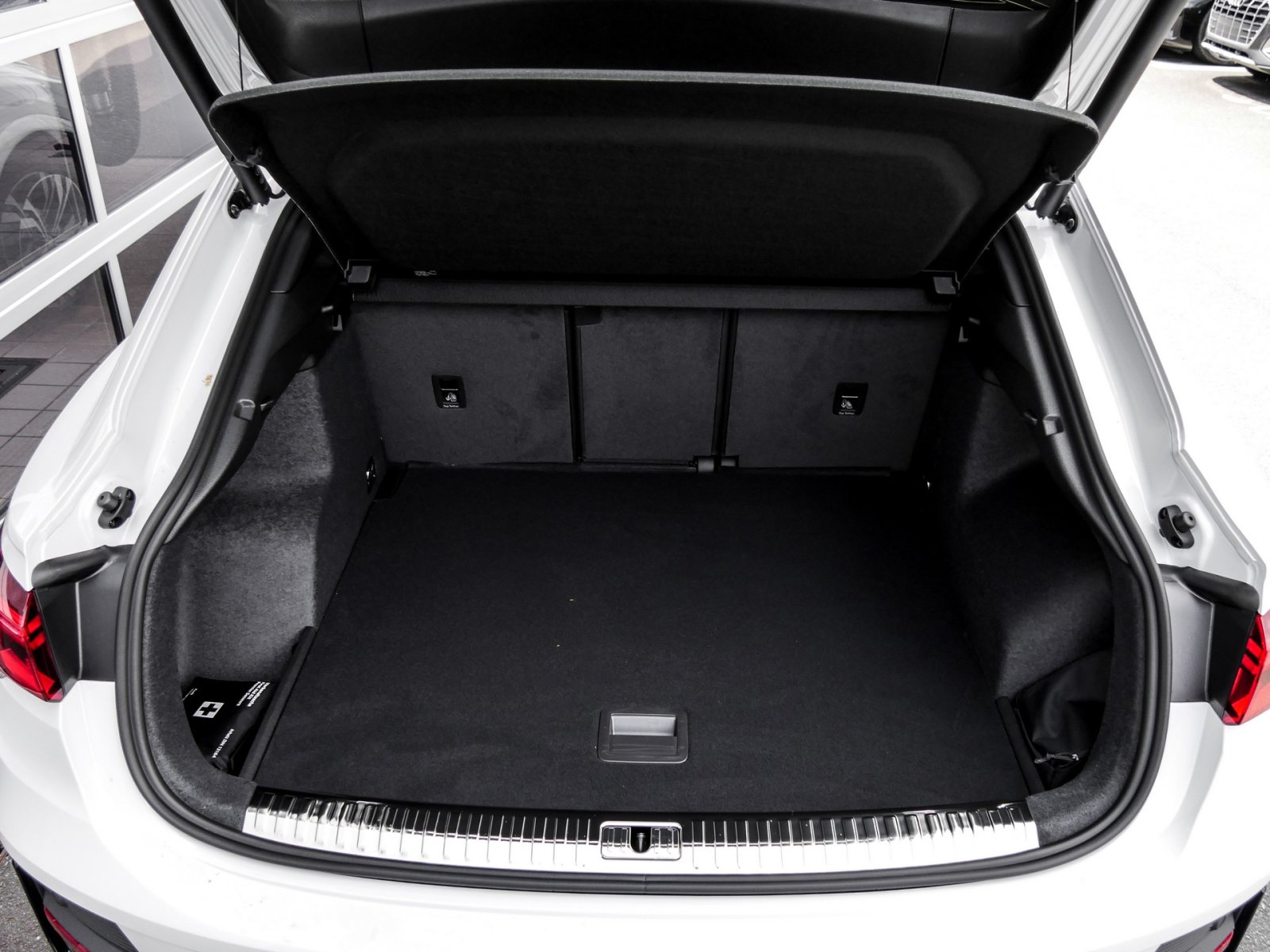 Audi Q3 Sportback 35 TFSI S tronic S line LED+AHK+Pano+Kamera+Optikpaket+
