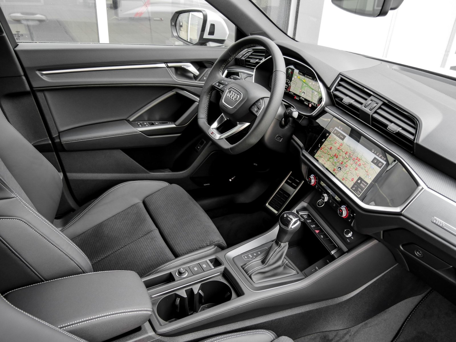 Audi Q3 Sportback 35 TFSI S tronic S line LED+AHK+Pano+Kamera+Optikpaket+