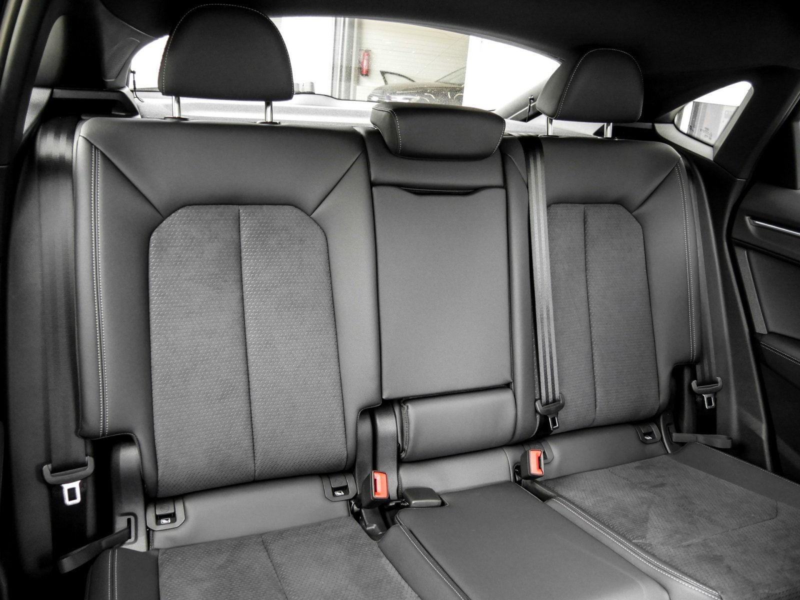 Audi Q3 Sportback 35 TFSI S tronic S line LED+AHK+Pano+Kamera+Optikpaket+