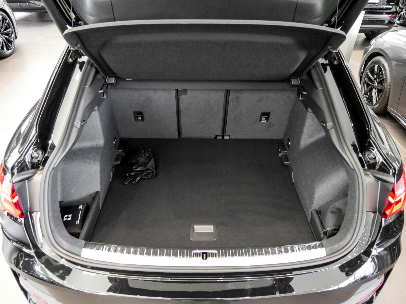 Audi Q3 Sportback 45 TFSI quattro S tronic S Line Kamera+AHK+Pano+Memory+Carbon+APS
