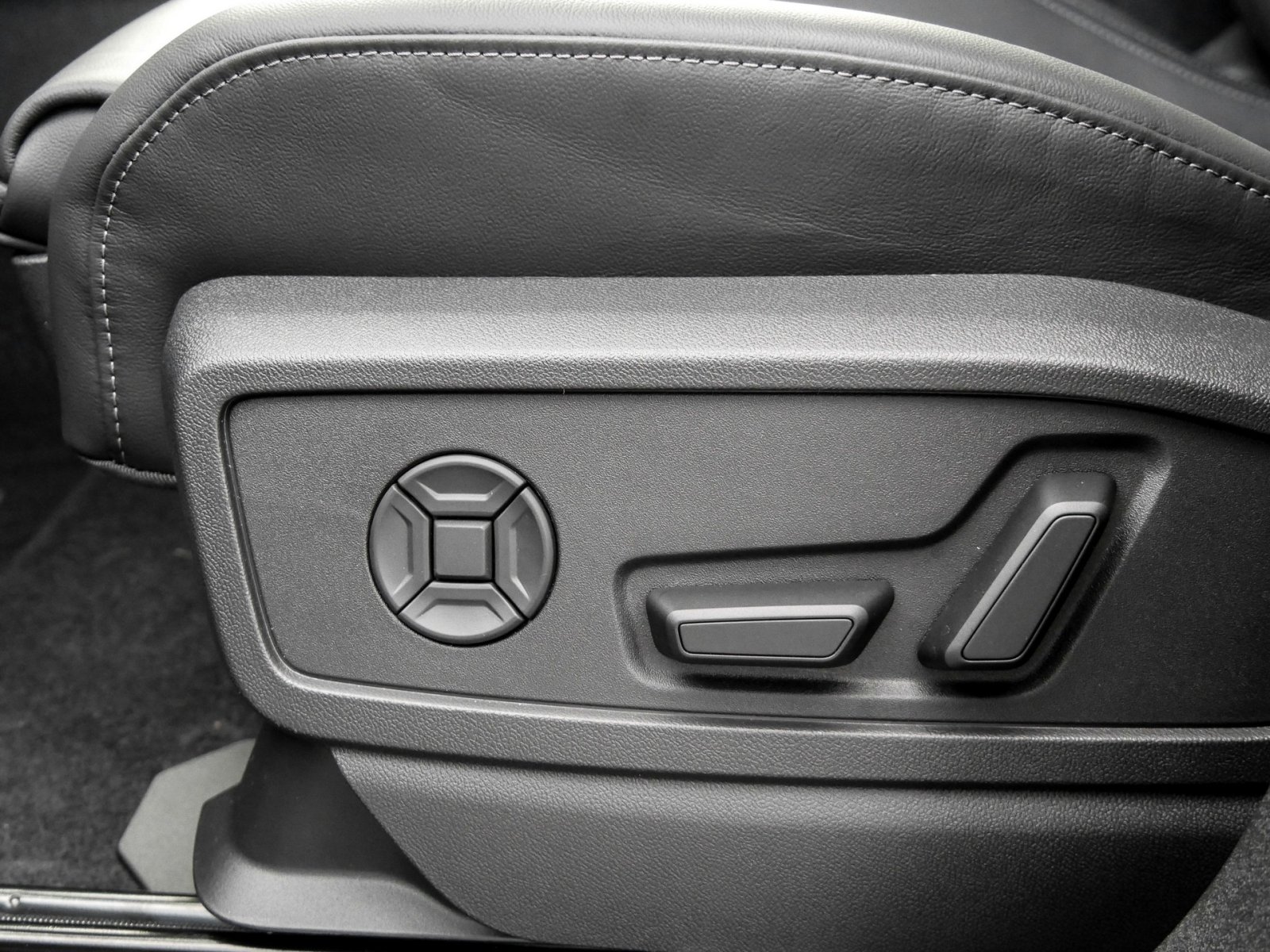 Audi Q5 Sportback TFSI quattro Tech plus+Sonnenschutzverglasung+Lichtpaket pro+S-Sportfahrwerk+AHK