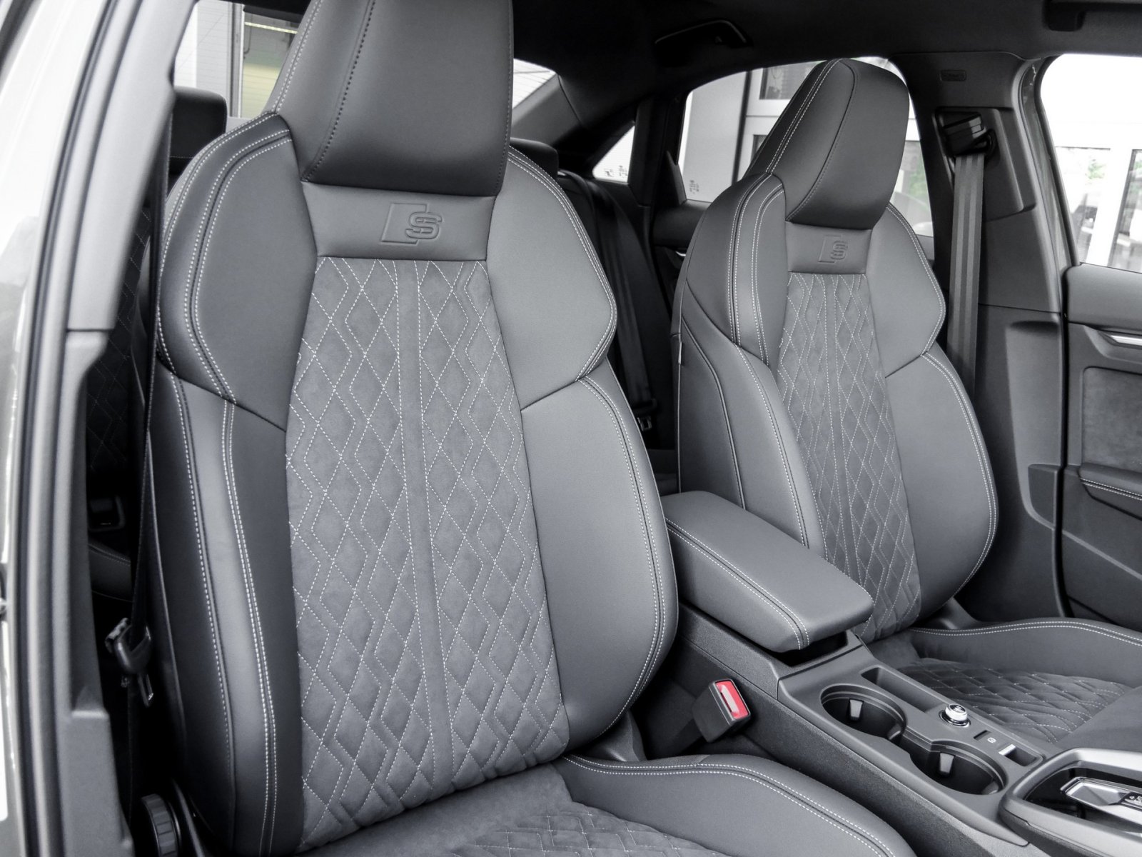 Audi A3 Limousine 35 TFSI S tronic S Line Pano+MatrixLED+Assistenzpaket+AHK+