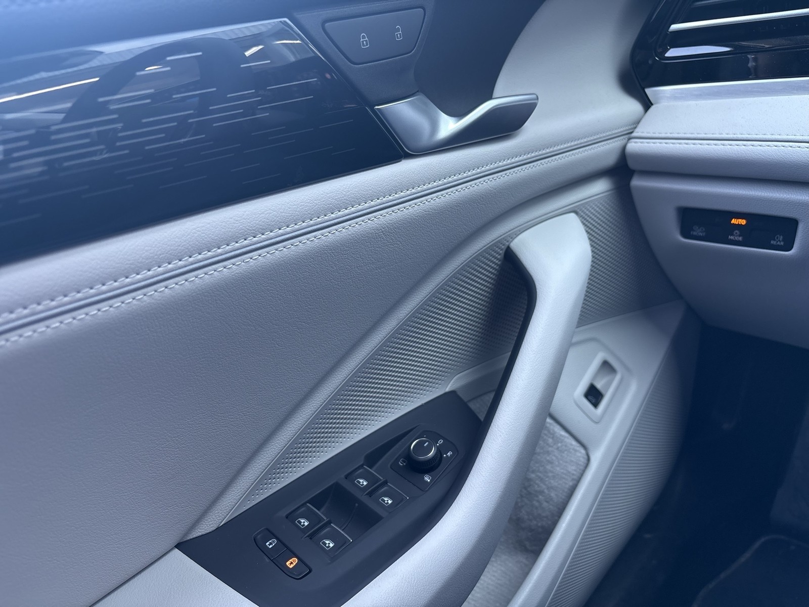 Volkswagen Passat Variant 2.0 ELEGANCE 4X4 STANDHZ. 360°CAM