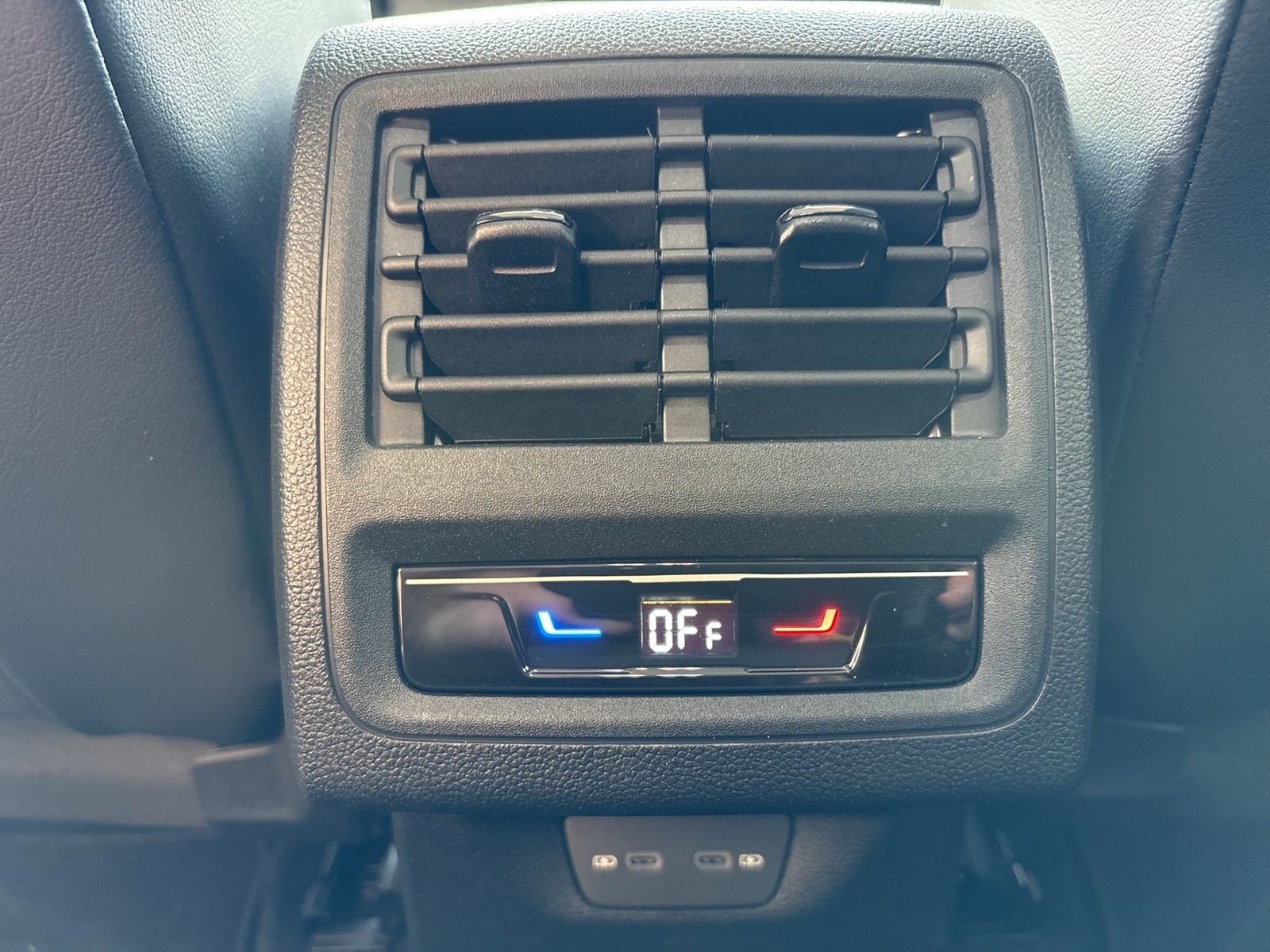 Volkswagen Golf Variant VIII 1.5 eTSI GOAL ACC CARPLAY ALU