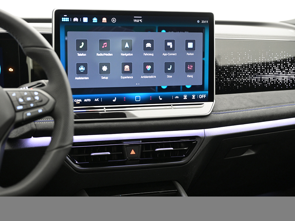 Volkswagen Tiguan 2.0 R-LINE DSG MATRIXLED AHK HARMANKARDON