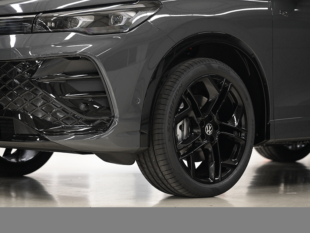 Volkswagen Tiguan 2.0 R-LINE DSG MATRIXLED AHK HARMANKARDON