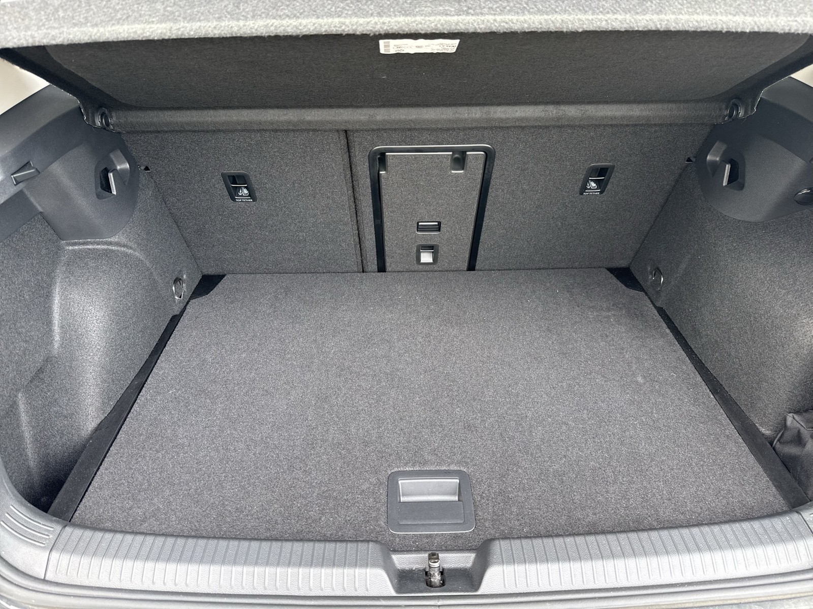 Volkswagen Golf VIII 1.0 eTSI MOVE CARPLAY ALU SITZHEIZUNG