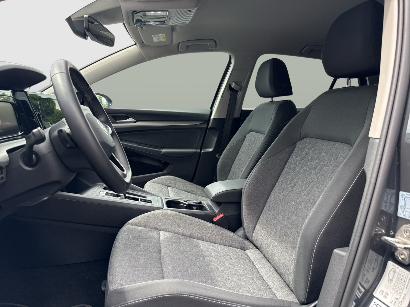 Volkswagen Golf VIII 1.0 eTSI MOVE CARPLAY ALU SITZHEIZUNG