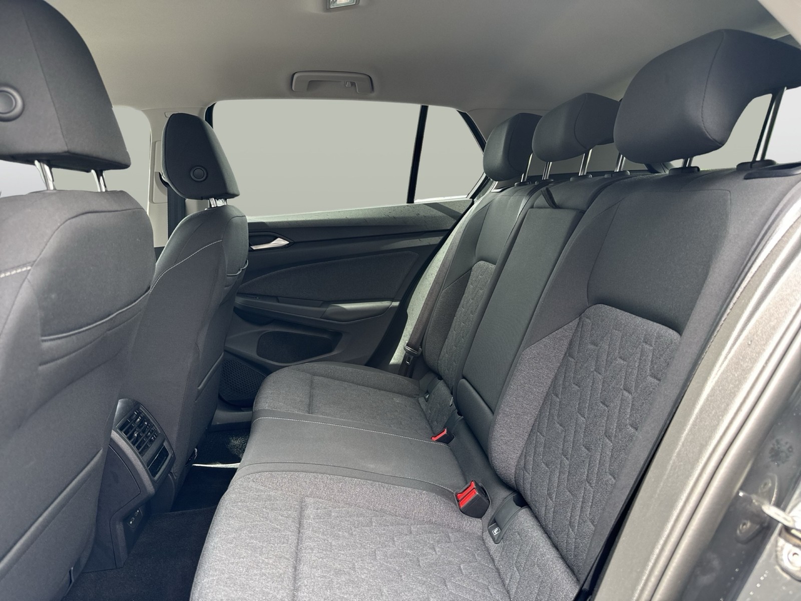 Volkswagen Golf VIII 1.0 eTSI MOVE CARPLAY ALU SITZHEIZUNG