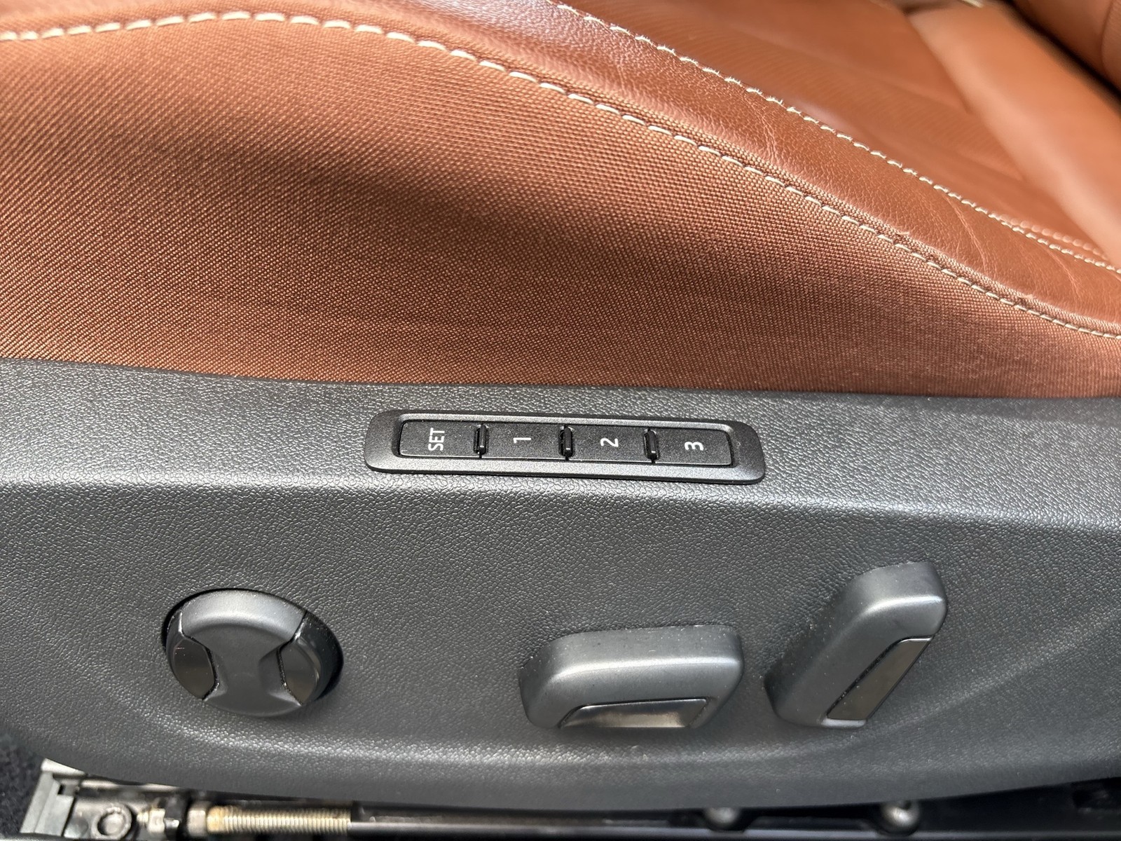 Skoda Enyaq 80x ecoSuite 4X4 WÄRMEPUMPE LEDER AHK LM19