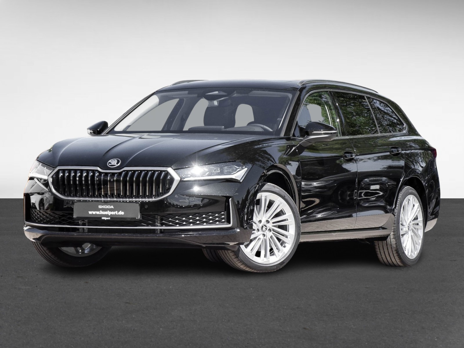 Skoda Superb Combi 2.0TDI DSG 4x4 Selection AHK HuD PANO NAV ACC STANDHZG. 360GRAD