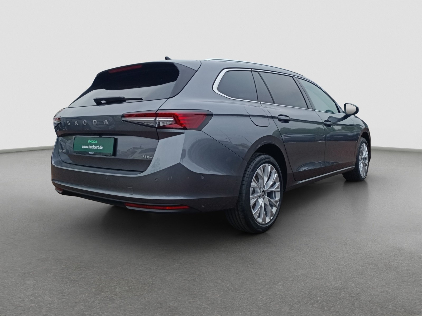 Skoda Superb Combi 2.0TDI DSG 4x4 Selection AHK HuD ACC NAV DCC 360Grad