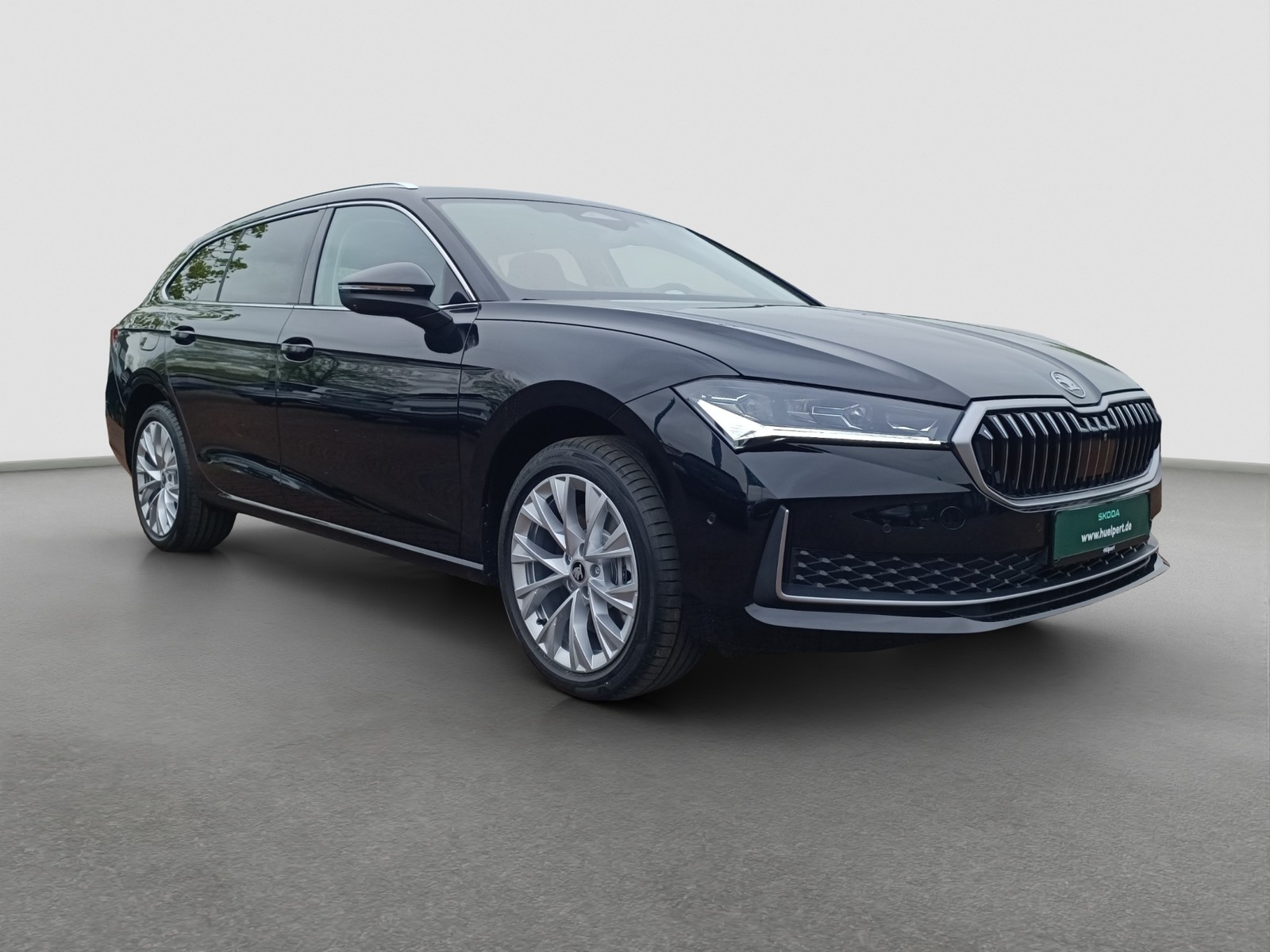 Skoda Superb Combi 2.0TDI DSG 4x4 Selection AHK HuD ACC NAV DCC 360Grad