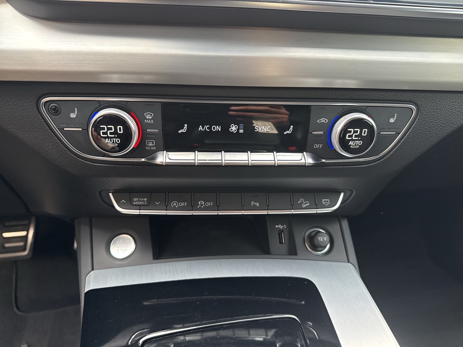 Audi Q5 40 Qu. S LINE BLACKPAK AHK ALU19 MATRIX