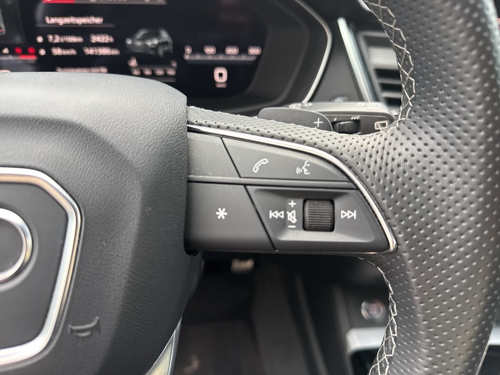 Audi Q5 40 Qu. S LINE BLACKPAK AHK ALU19 MATRIX