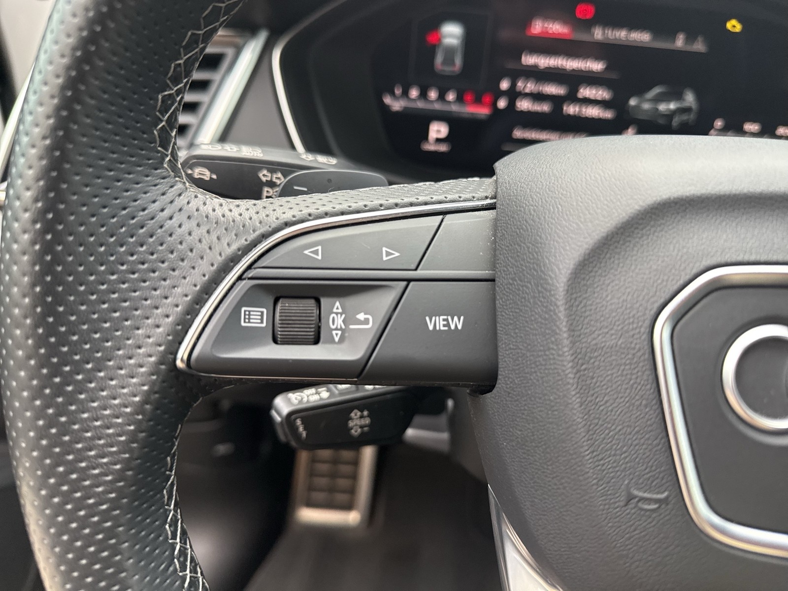 Audi Q5 40 Qu. S LINE BLACKPAK AHK ALU19 MATRIX