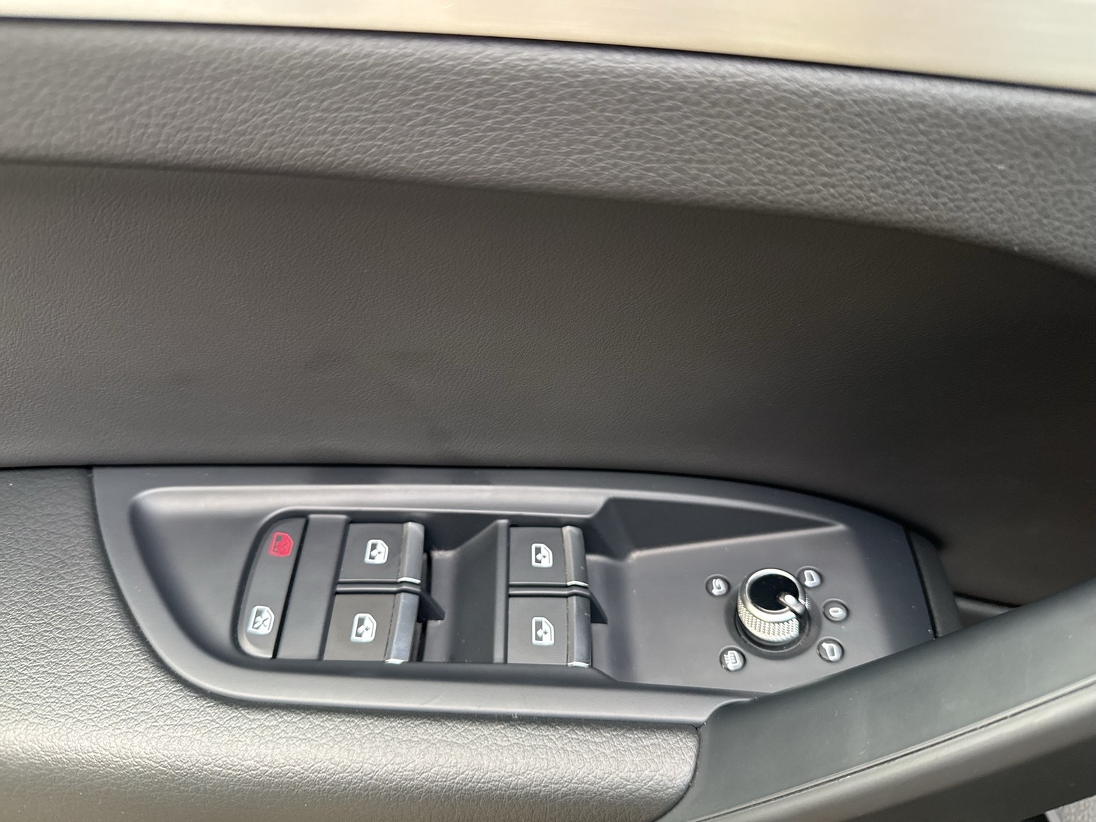 Audi Q5 40 Qu. S LINE BLACKPAK AHK ALU19 MATRIX